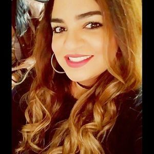 Meet your Posher, Crystal